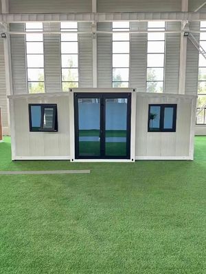 Conception d'intérieur personnalisable résidences fabriquées de 40 pieds avec plaque d'acier de couleur T65mm EPS et système de disjoncteur 32A de protection contre les fuites