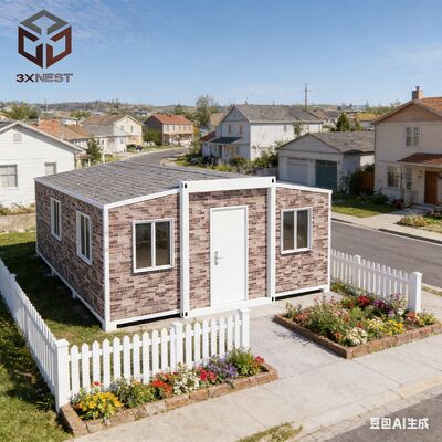 Maison de conteneur extensible de 40 pieds avec cadre latéral entièrement galvanisé et résistance au vent 4,18 KN / m2 en taille pliable compacte L11800 * W2200 * H2480mm